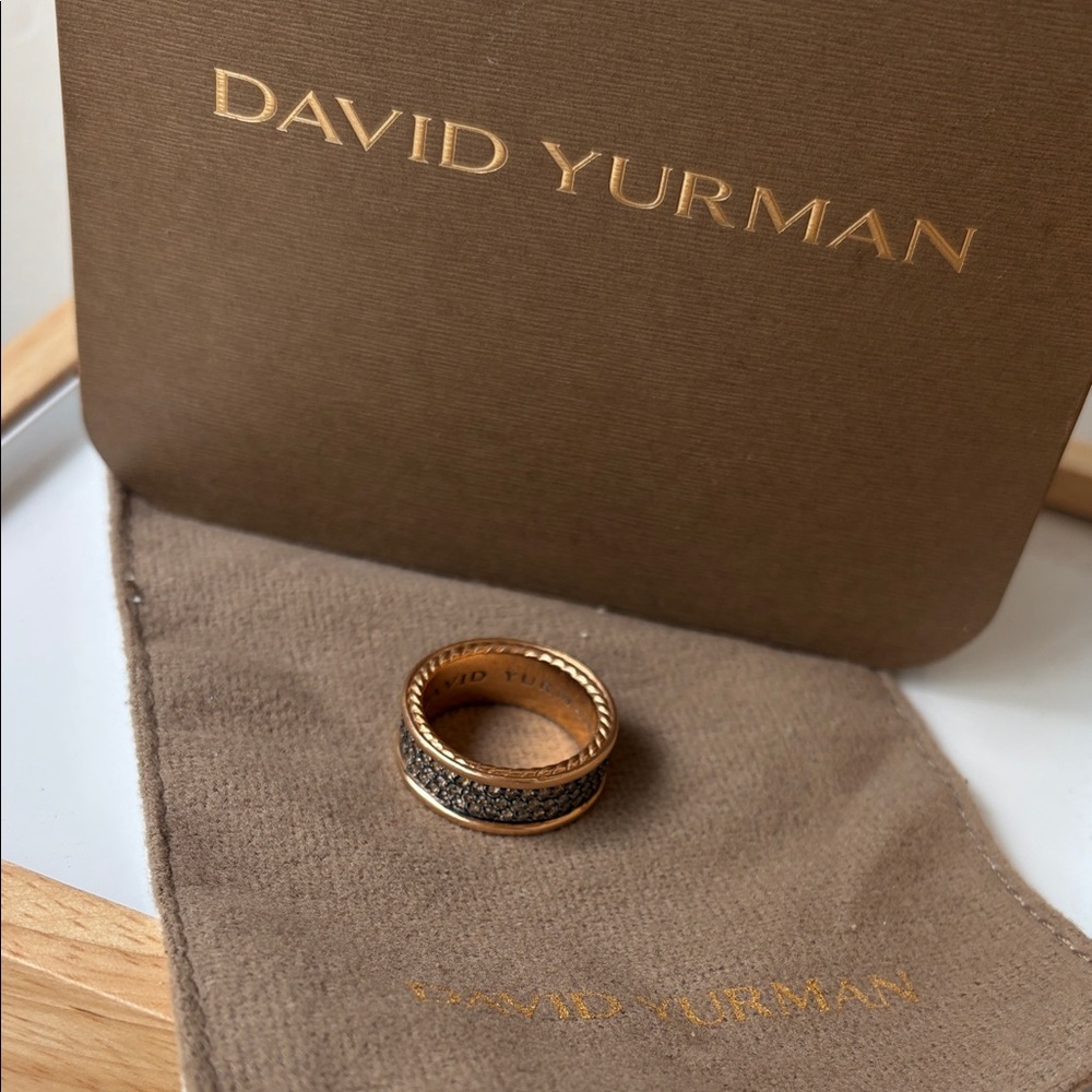 David Yurman Men's Ring in Black and Gold (Size 7.5)